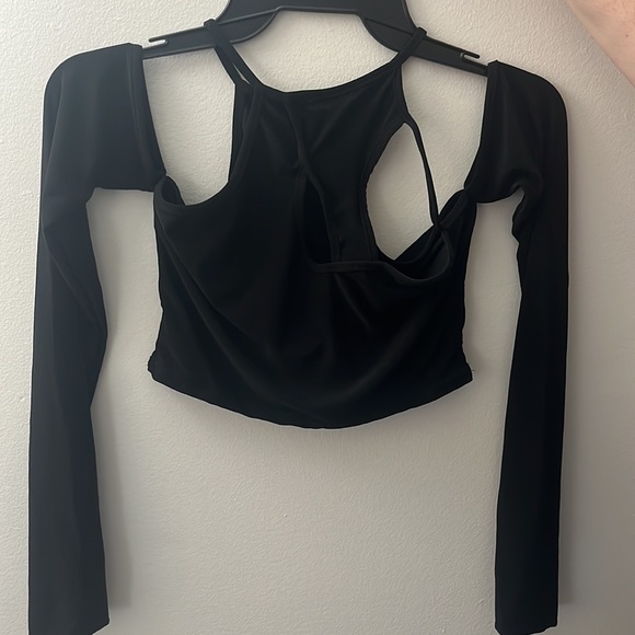 BNWT plt going out croptop - Picture 2 of 3